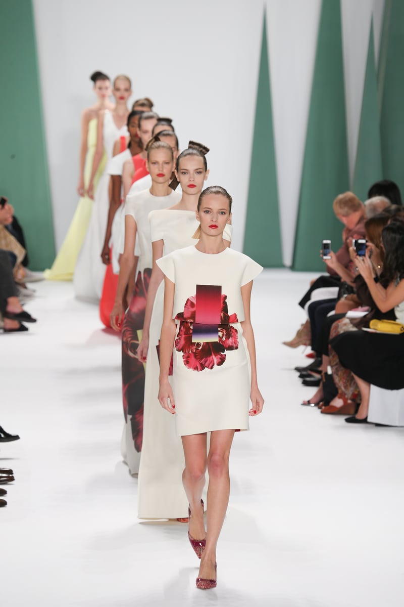 Carolina Herrera SS15 — second runway look